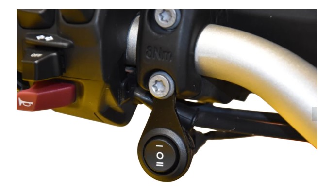 Eliminateur/contrôleur moteur de valve d'échappement HEALTECH pour KTM 1390 Super Duke R 2024-2025 (ESE-SW-KT1)