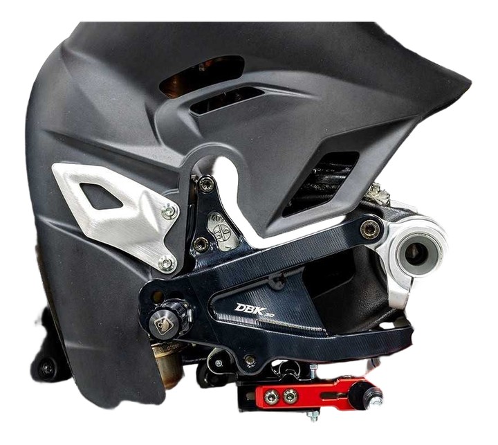 Commandes reculées réglables DBK Ducati Panigale V4, V4s 2025 (PRV402)