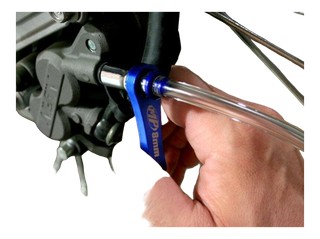 Mini purgeur de frein 8mm avec clapet anti-retour et durite intégrée