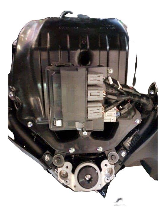 emplacement de l'ecu du Z900 sous le reservoir