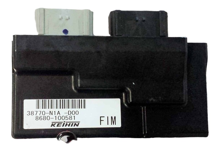 L'ECU EST SITUE SOUS LE RESERVOIR