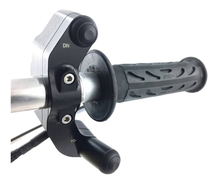 COMMODO RACING GAUCHE POUR DASHBOARD I2M