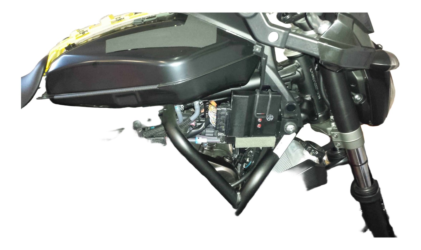 EMPLACEMENT DU BOITIER SUR MT07