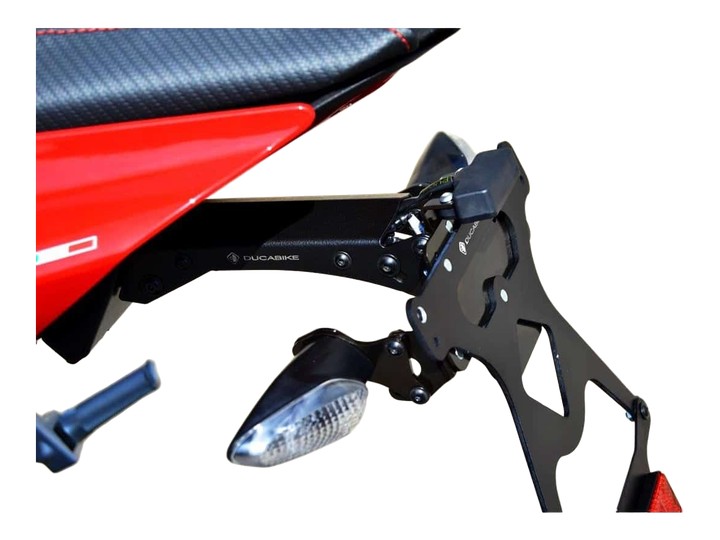 SUPPORT DE PLAQUE SUR MOTO