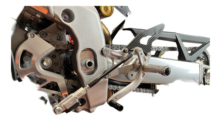 Cache pignon Rizoma Aprilia TUONO V4 / RSV4 09›24 (zap001)