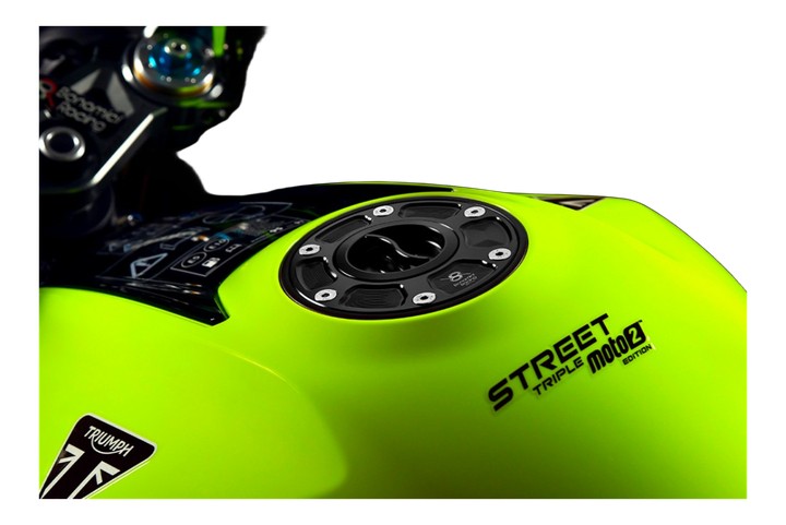 Exemple de montage sur Street triple 765