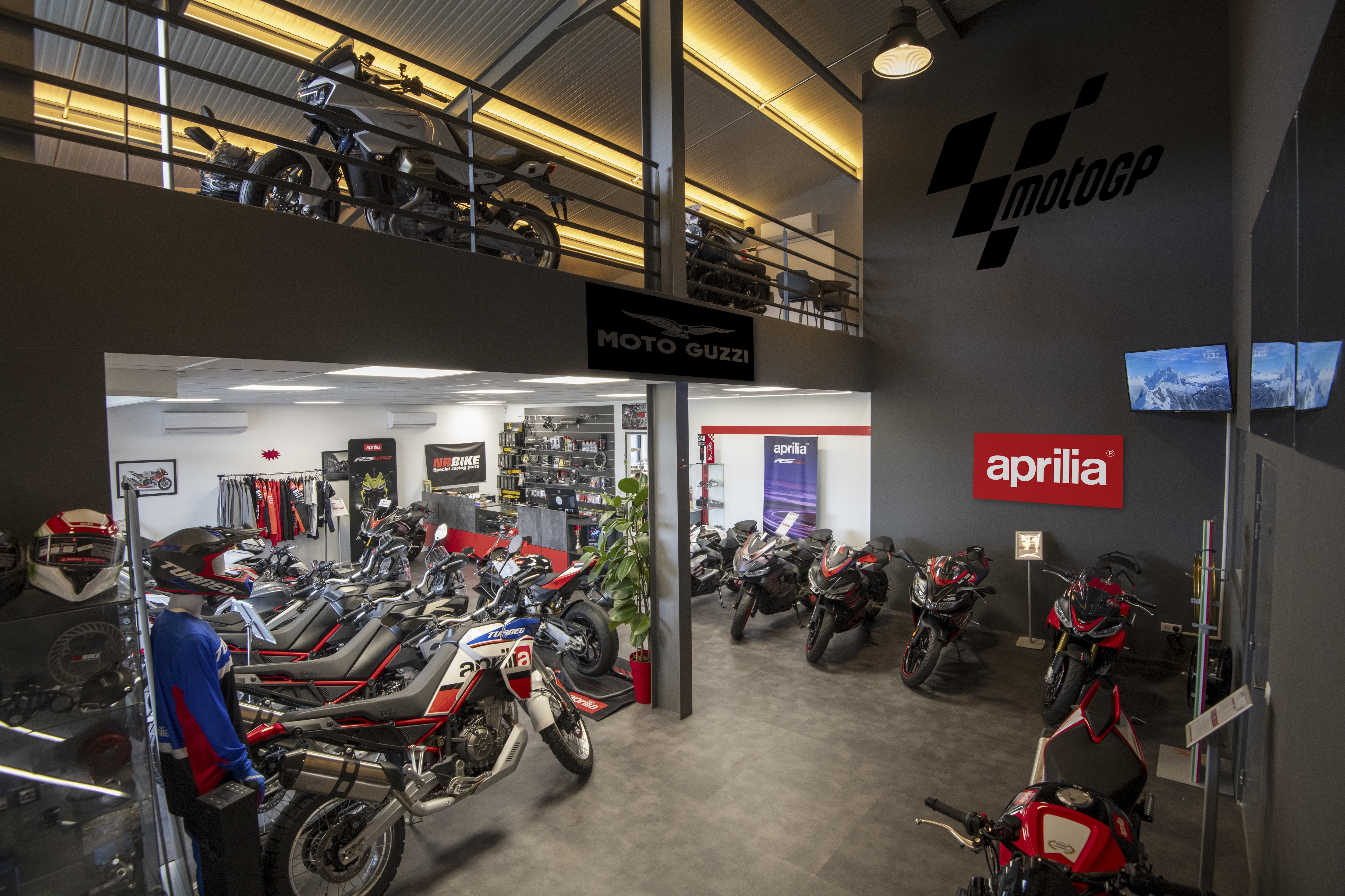 showroom nrbike aprilia